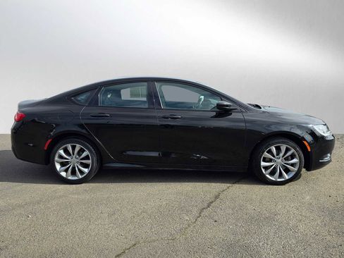 Used 2016 Chrysler 200 S FWD image 2