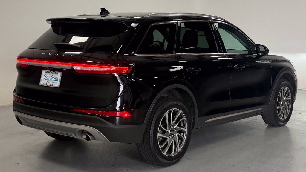Used 2022 Lincoln Corsair AWD w/ Equipment Group 101A image 3