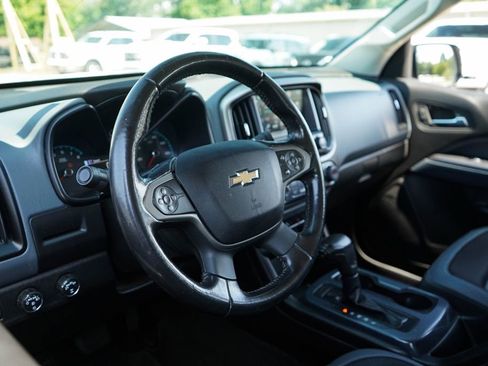 Used 2017 Chevrolet Colorado Z71 AWD/4WD image 6