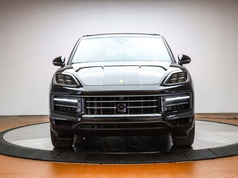 Used 2025 Porsche Cayenne image 15