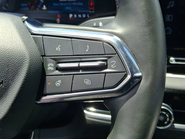 Used 2025 Chevrolet Equinox LT AWD/4WD image 16