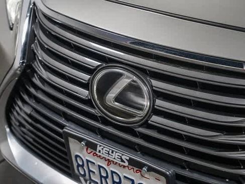 Used 2018 Lexus ES 350 w/ Luxury Package w/Wood Trim image 8