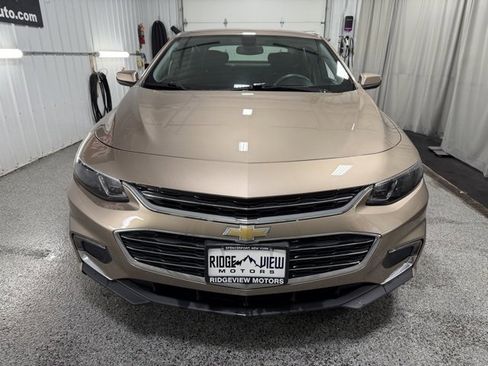 Used 2018 Chevrolet Malibu LT image 2