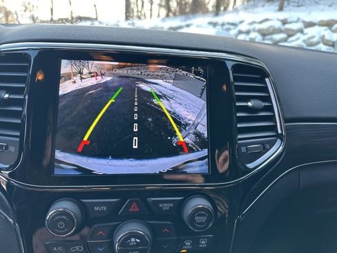 Used 2020 Jeep Grand Cherokee Limited X image 16