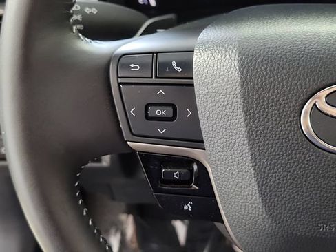 Used 2025 Toyota Camry SE w/ Convenience Package FWD image 24