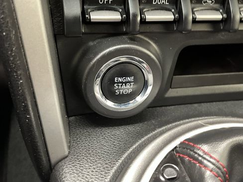 Used 2013 Subaru BRZ Limited w/ Popular Pkg 2C image 16