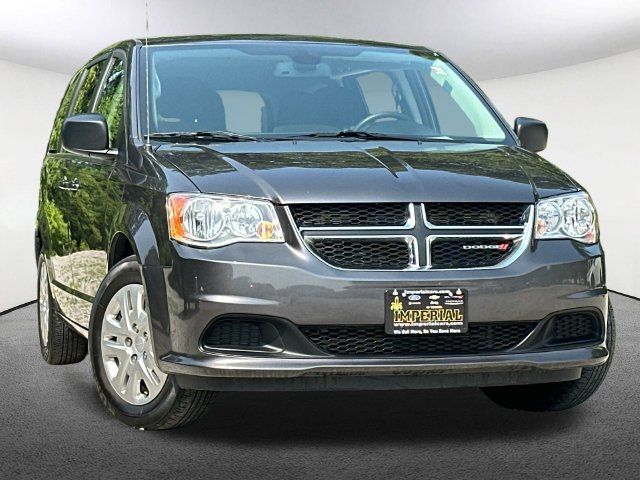 Used 2018 Dodge Grand Caravan SE w/ UConnect Hands-Free Group FWD image 2
