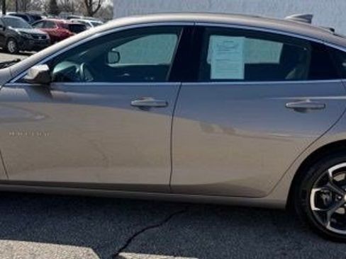 Used 2024 Chevrolet Malibu LT FWD image 2