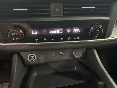 Used 2023 Nissan Rogue SV AWD/4WD image 14