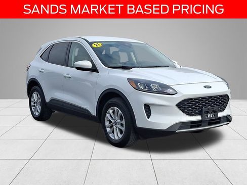 Used 2021 Ford Escape SE image 3