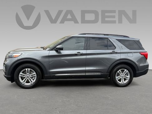 Used 2022 Ford Explorer XLT w/ Equipment Group 202A image 8