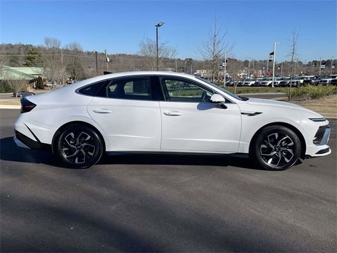 Certified 2025 Hyundai Sonata SEL image 2