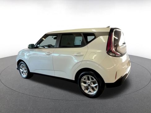 Used 2025 Kia Soul LX w/ LX Technology Package image 10