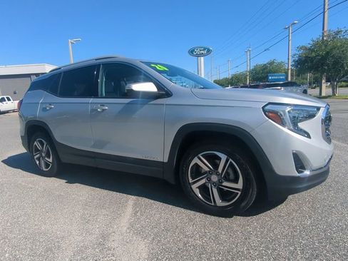 Used 2020 GMC Terrain SLT w/ Preferred Package FWD image 2