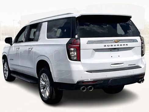 Used 2023 Chevrolet Suburban Premier image 4