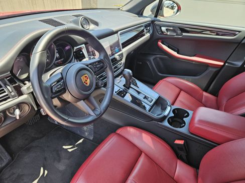 Used 2023 Porsche Macan Turbo AWD/4WD image 4