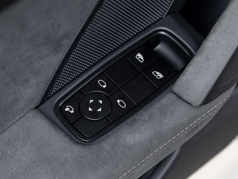 Used 2024 Porsche 911 Dakar image 43