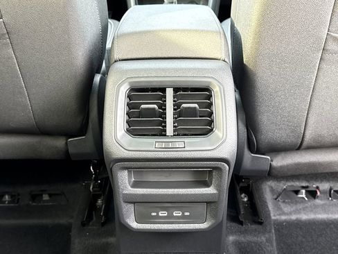 New 2026 Volkswagen Taos SE FWD image 22