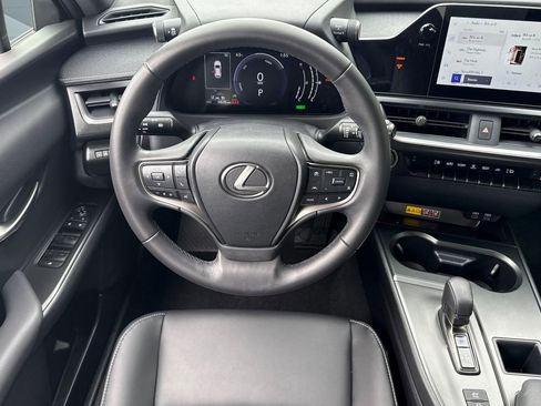 Certified 2025 Lexus UX 300h FWD image 27