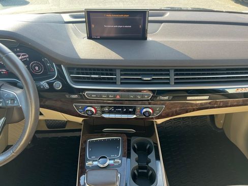 Used 2018 Audi Q7 3.0T Prestige w/ Prestige Package AWD/4WD image 25