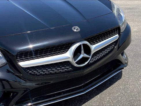 Used 2019 Mercedes-Benz SLC 300 image 26