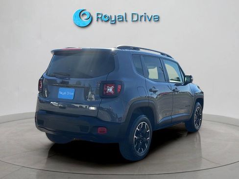 Used 2023 Jeep Renegade Latitude w/ Sun/Sound Group image 6