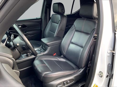 Used 2023 Chevrolet Traverse RS FWD image 8