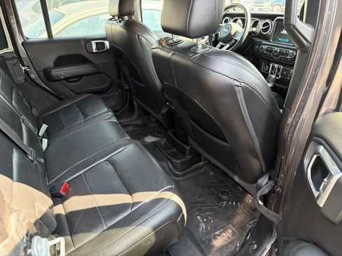 Used 2019 Jeep Wrangler Unlimited Sahara AWD/4WD image 19