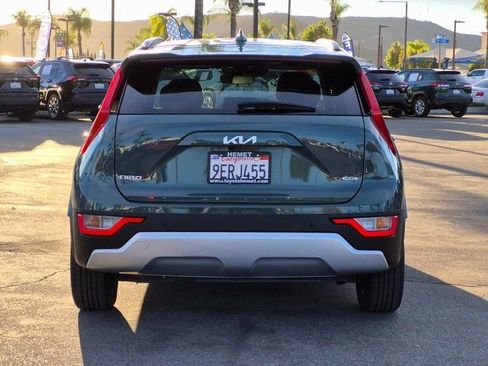 Used 2023 Kia Niro EX image 7