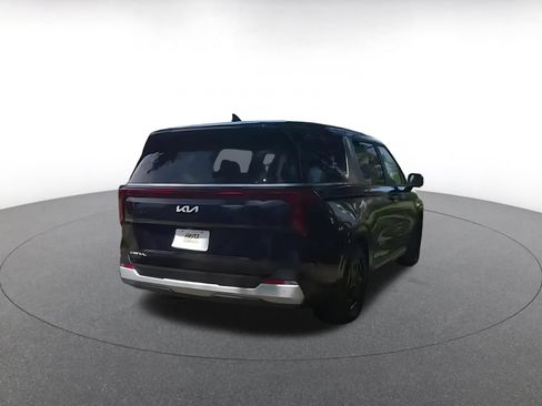 Used 2026 Kia Carnival FWD image 11