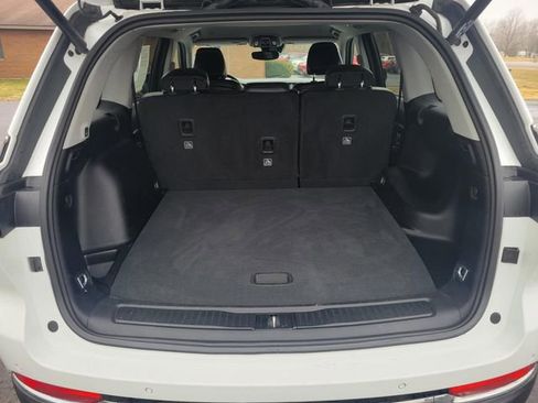 Used 2023 Jeep Grand Cherokee Limited image 27