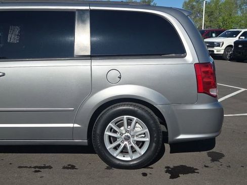 Used 2016 Dodge Grand Caravan SXT image 15