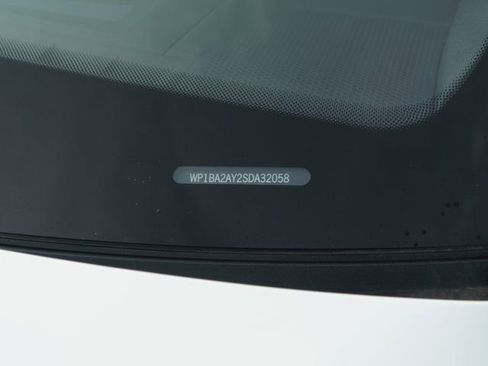 Certified 2025 Porsche Cayenne Coupe image 31