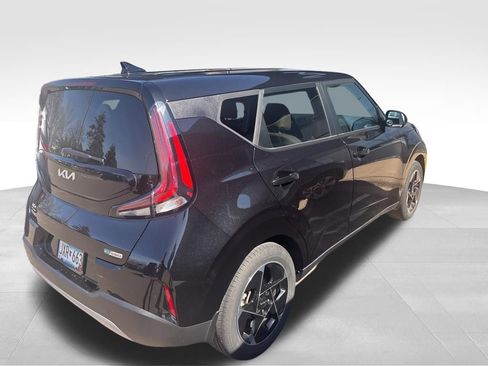 Certified 2023 Kia Soul EX image 5