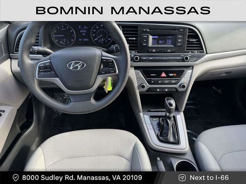 Used 2017 Hyundai Elantra SE image 15
