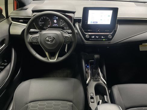 Certified 2025 Toyota Corolla SE image 30