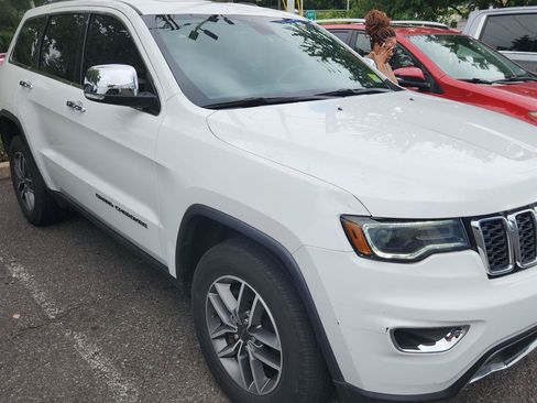 Used 2021 Jeep Grand Cherokee Limited w/ Premium Lighting Group AWD/4WD image 2