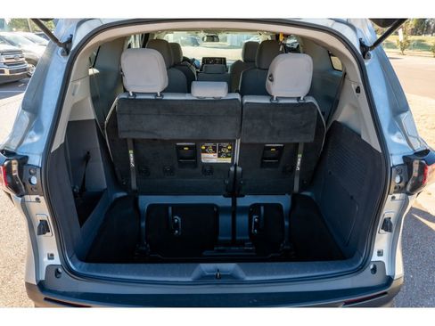 Used 2021 Toyota Sienna LE image 13