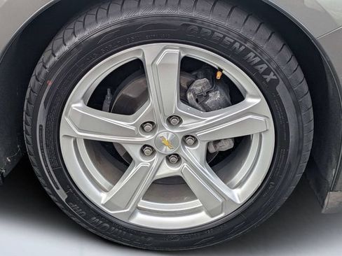 Used 2017 Chevrolet Volt LT FWD image 10