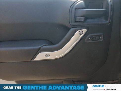 Used 2016 Jeep Wrangler Unlimited Sahara w/ Connectivity Group image 11