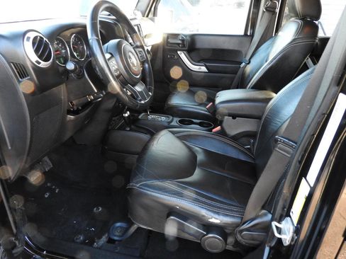 Used 2014 Jeep Wrangler Unlimited Sahara w/ Connectivity Group image 6