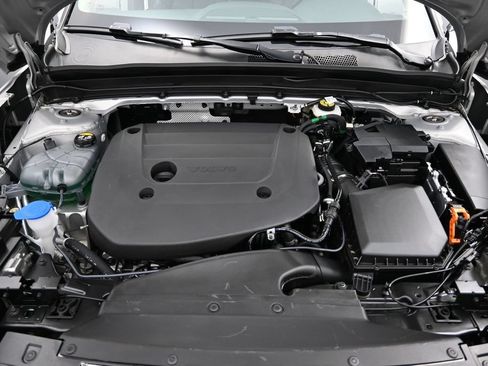 Used 2025 Volvo XC40 B5 Core AWD/4WD image 22