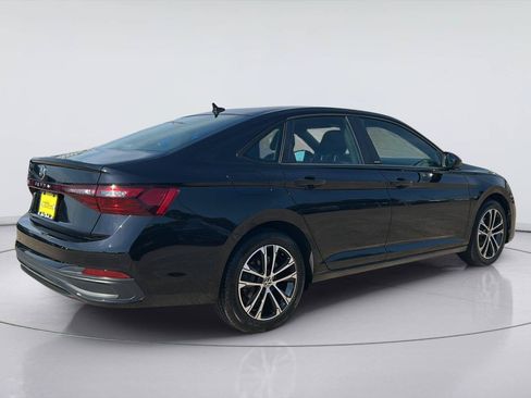 Used 2025 Volkswagen Jetta Sport FWD image 4