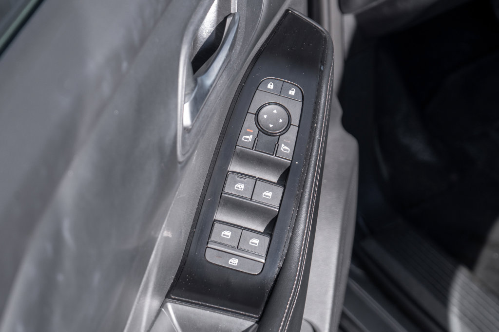 Used 2024 Nissan Rogue SV FWD image 18