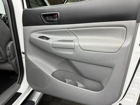 Used 2013 Toyota Tacoma 4x4 Double Cab w/ SR5 Pkg image 8