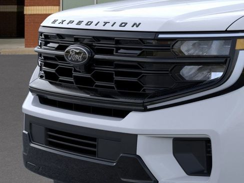 New 2026 Ford Expedition Platinum image 17