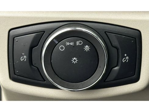 Used 2020 Ford Fusion SE image 26