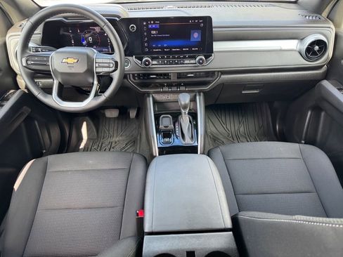 Used 2023 Chevrolet Colorado LT w/ LT Convenience Package II image 10