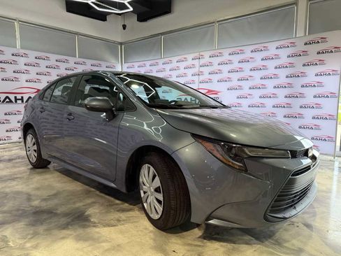 Used 2025 Toyota Corolla LE image 4