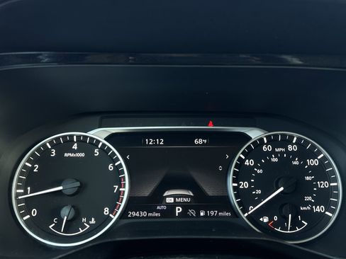 Used 2024 Nissan Pathfinder SL image 16